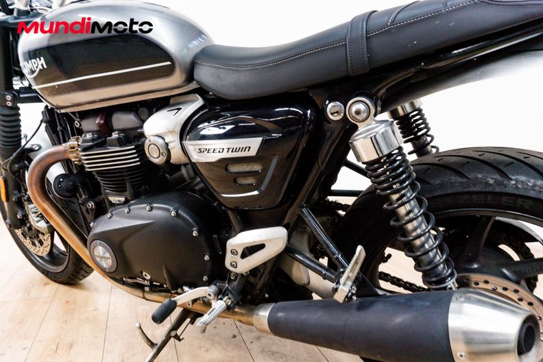 Motorbike image 8
