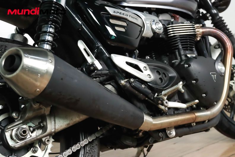 Motorbike image 3