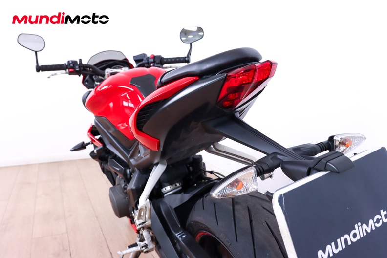 Motorbike image 9