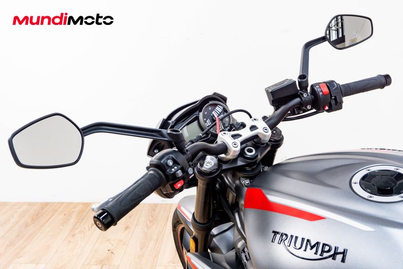 Motorbike image 10