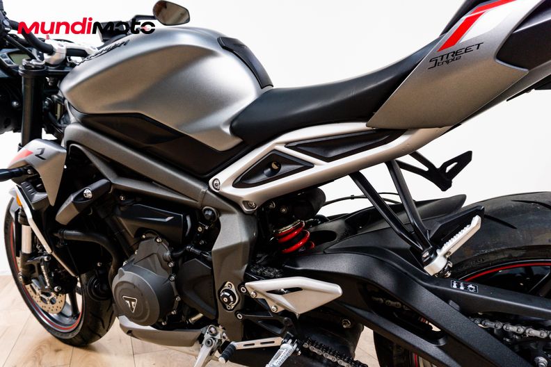 Motorbike image 8