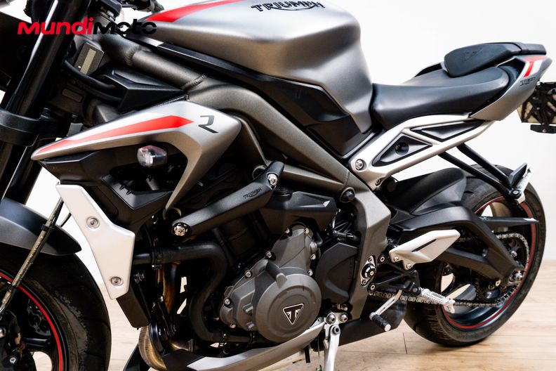 Motorbike image 9
