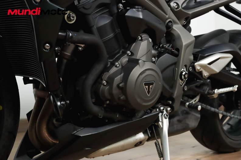 Motorbike image 8