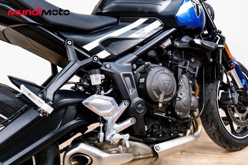 Motorbike image 3
