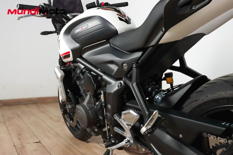Motorbike image 9