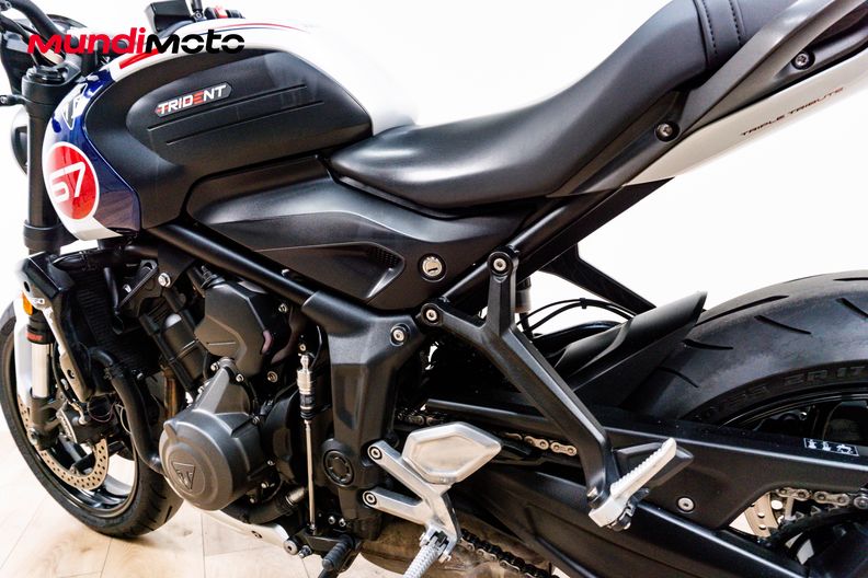 Motorbike image 8