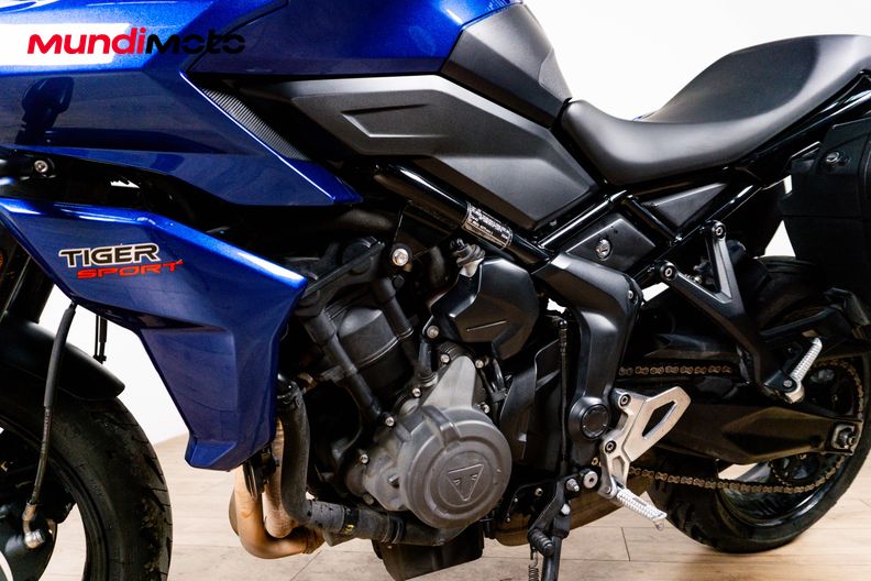 Motorbike image 9