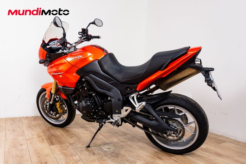Motorbike image 7