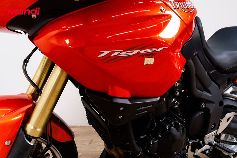 Motorbike image 9
