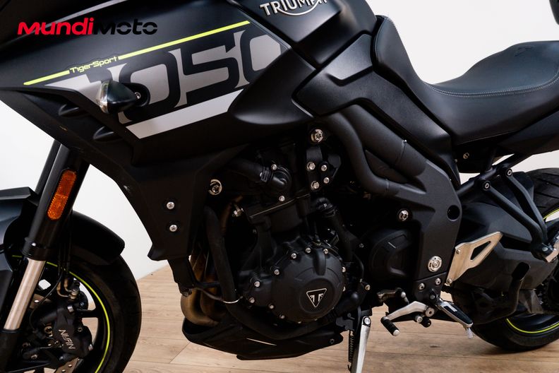 Motorbike image 9