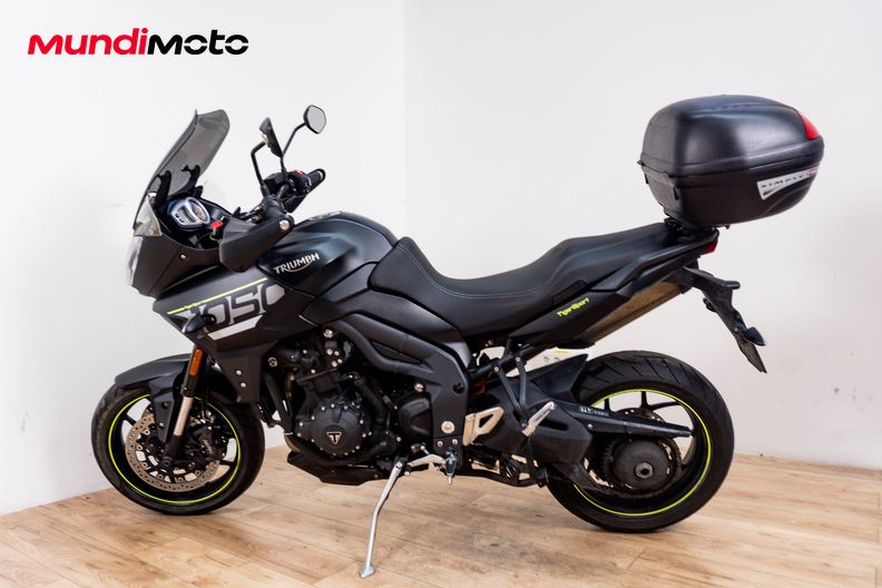 Motorbike image 5