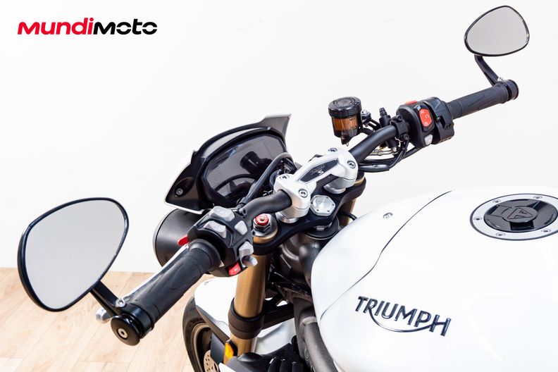 Motorbike image 10