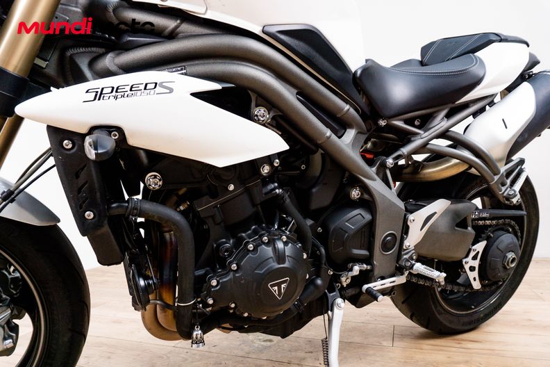 Motorbike image 9