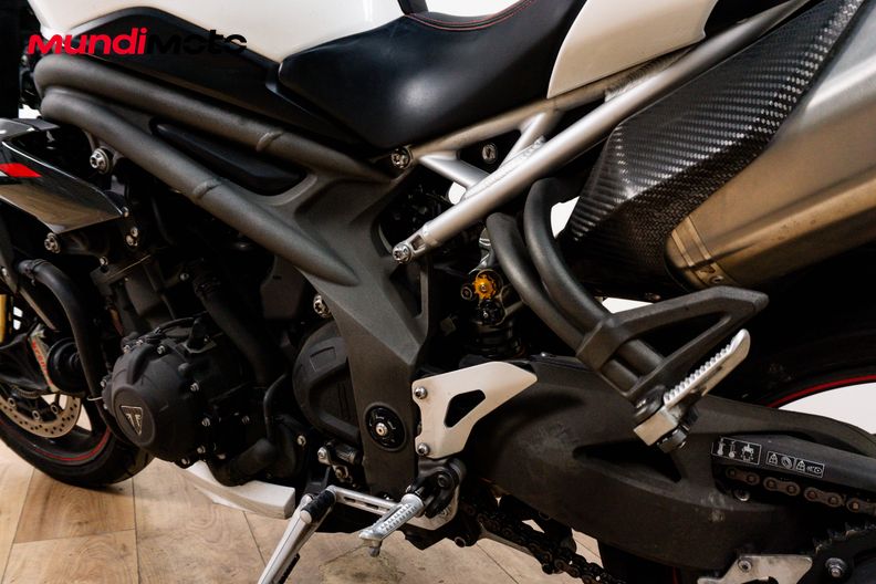 Motorbike image 8
