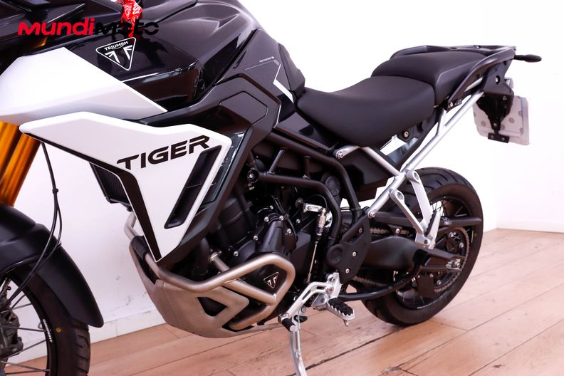 Motorbike image 8