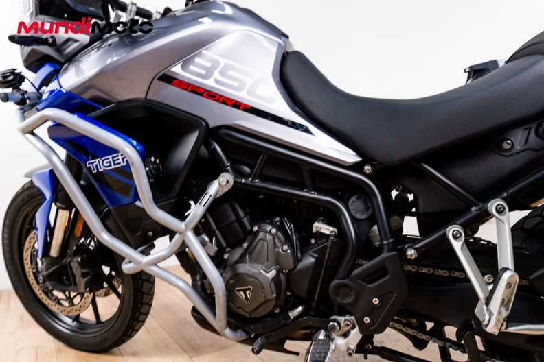 Motorbike image 8