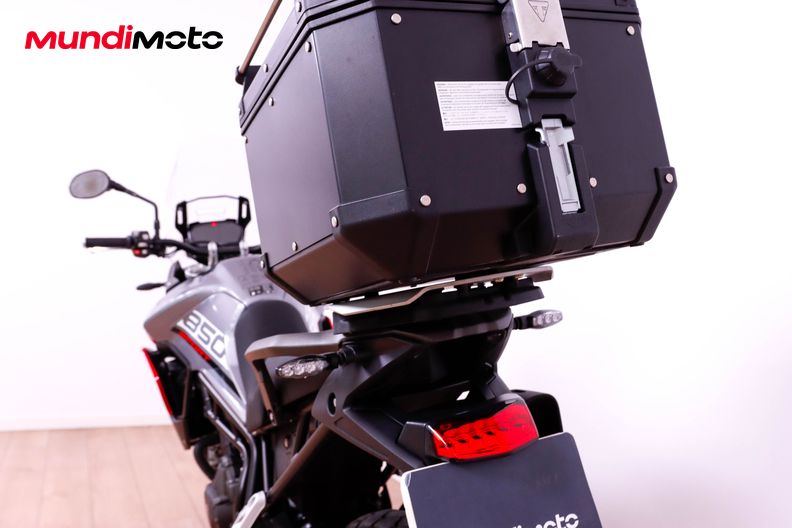 Motorbike image 9