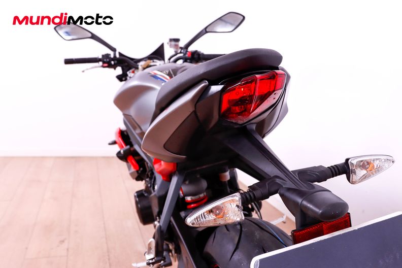 Motorbike image 9