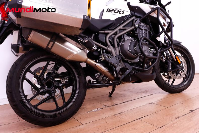 Motorbike image 3