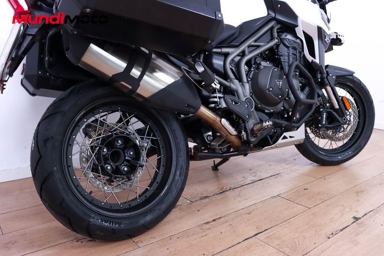 Motorbike image 3