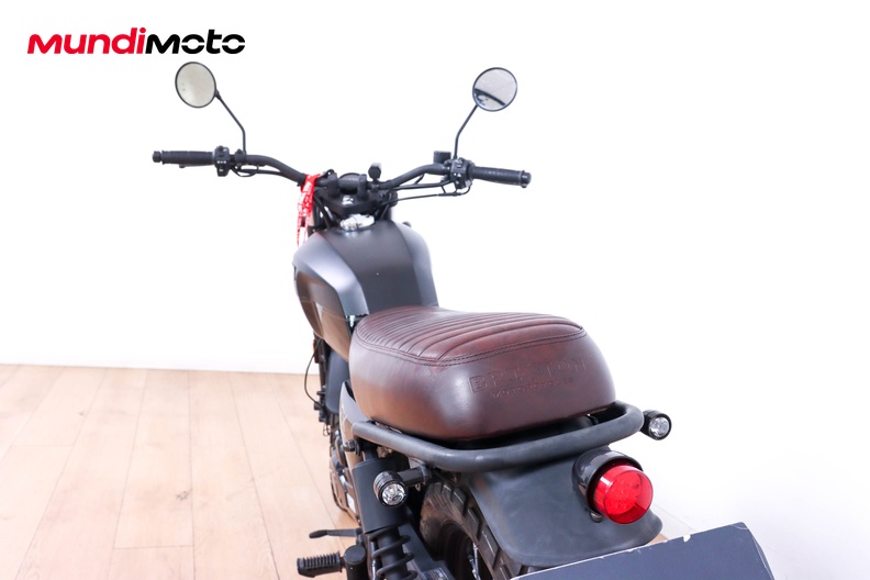 Motorbike image 9