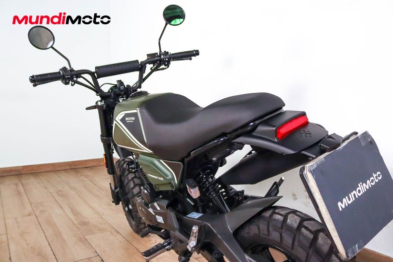 Motorbike image 9