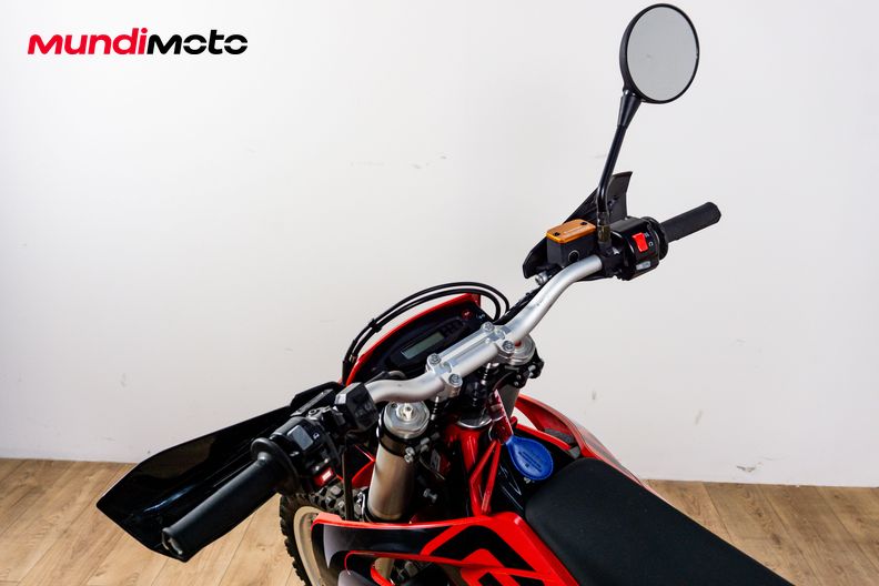 Motorbike image 10