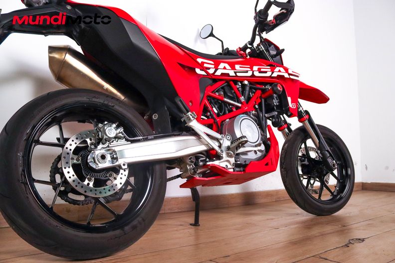 Motorbike image 3