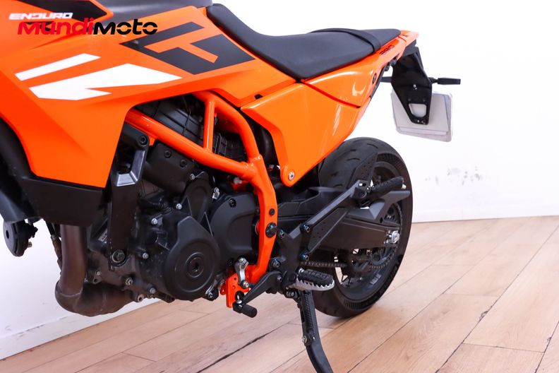 Motorbike image 8