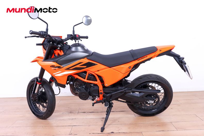 Motorbike image 5