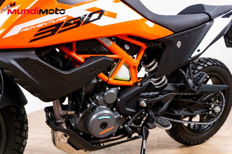 Motorbike image 9