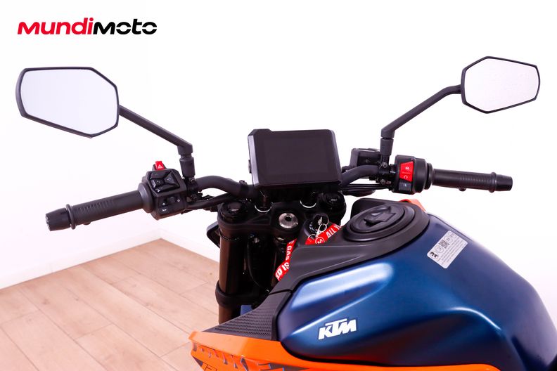 Motorbike image 10