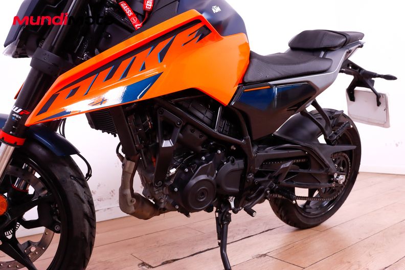 Motorbike image 8