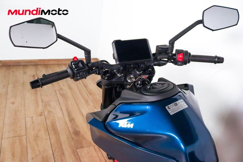 Motorbike image 10
