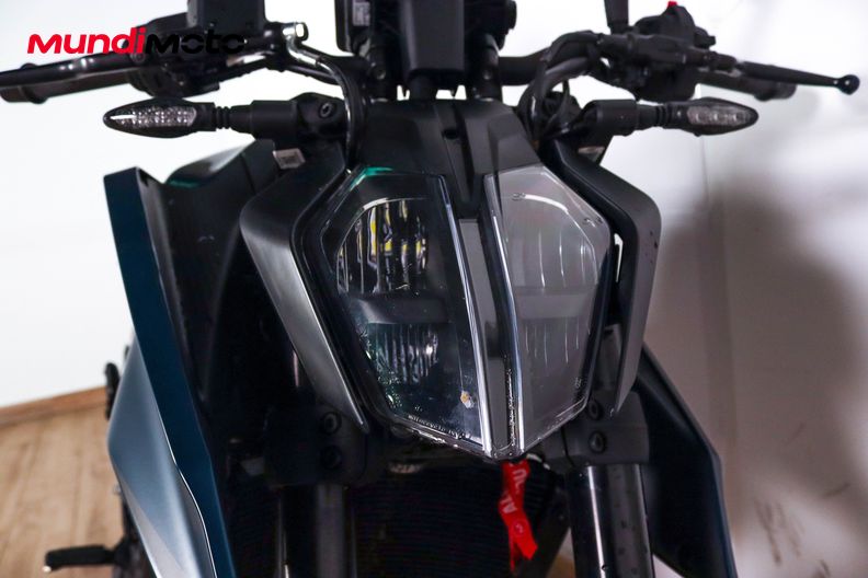 Motorbike image 4