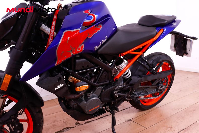 Motorbike image 8