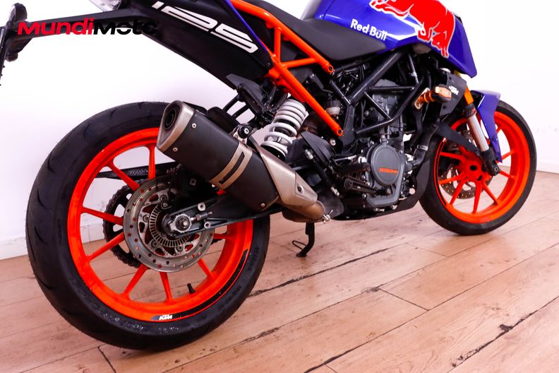 Motorbike image 3
