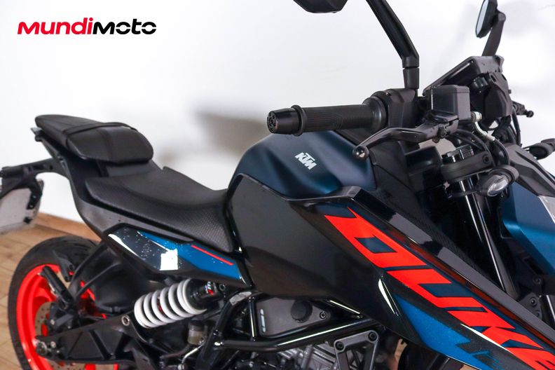 Motorbike image 12