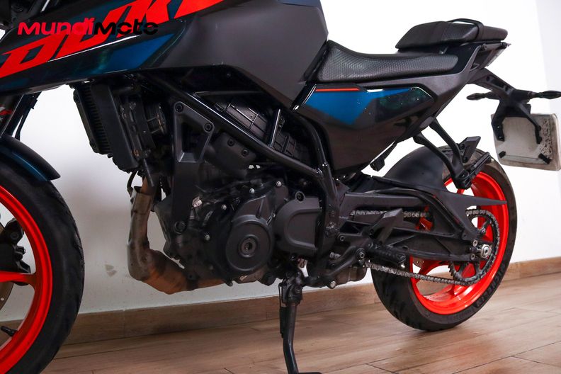Motorbike image 8