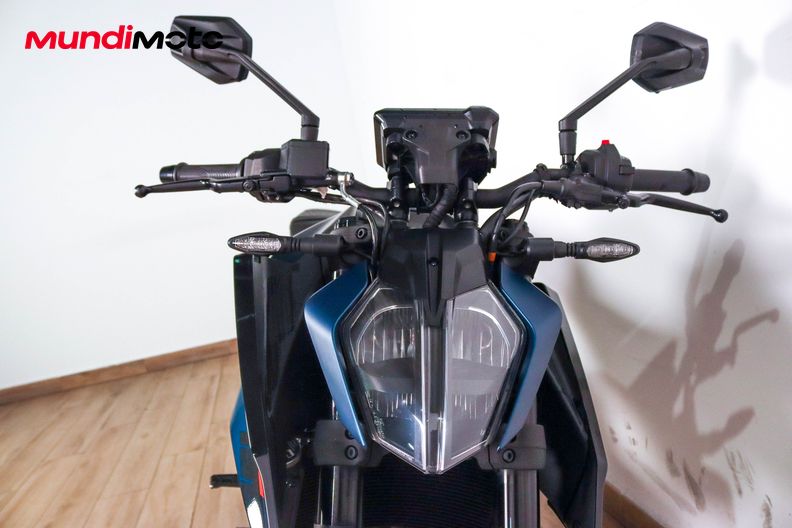 Motorbike image 4
