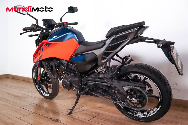Motorbike image 6