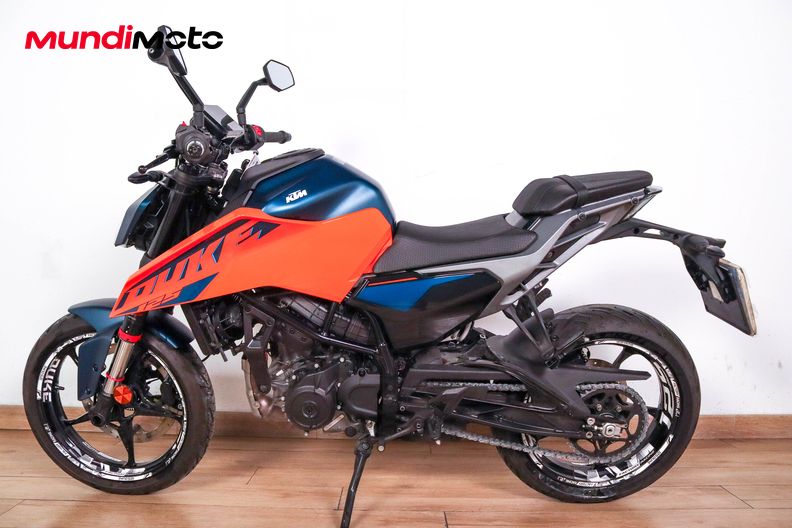 Motorbike image 5