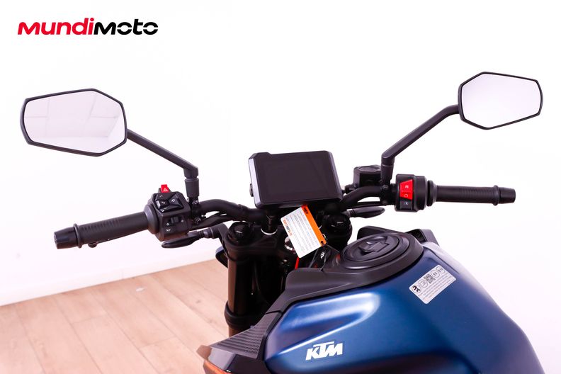 Motorbike image 10