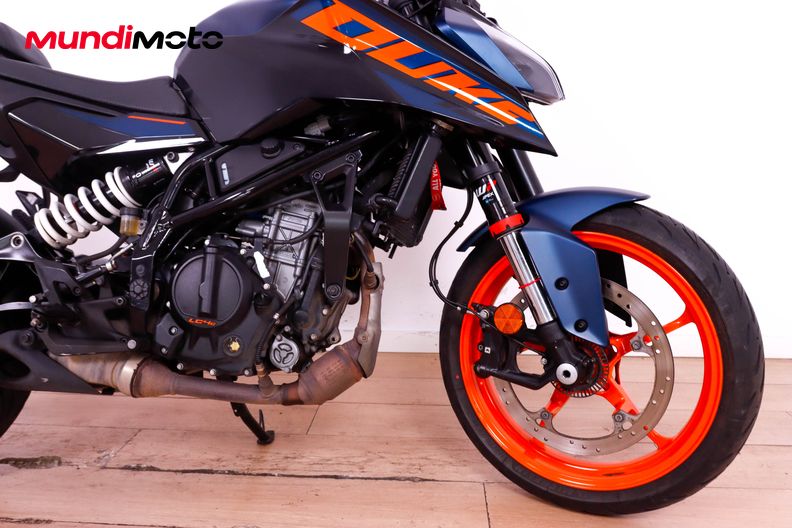 Motorbike image 12