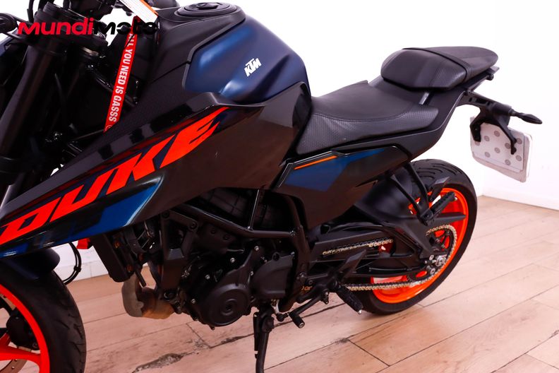 Motorbike image 8
