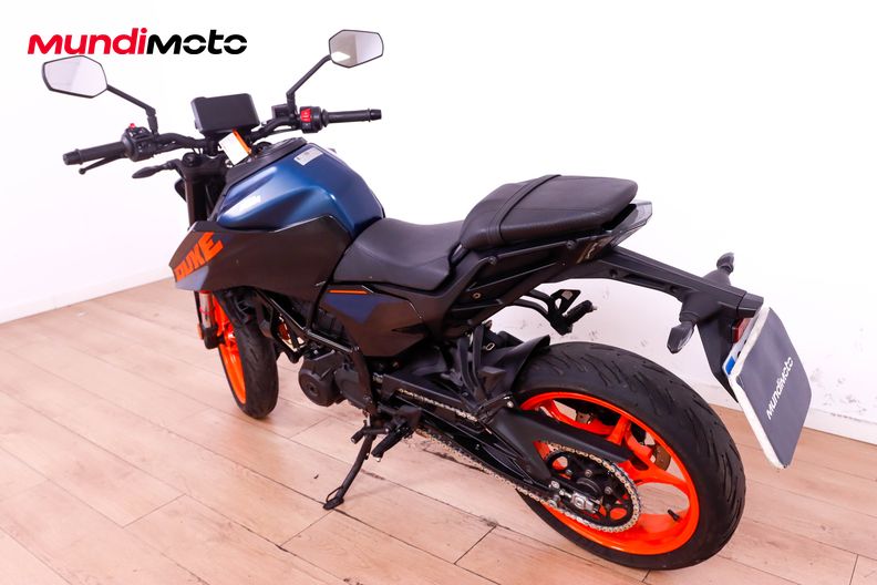 Motorbike image 6