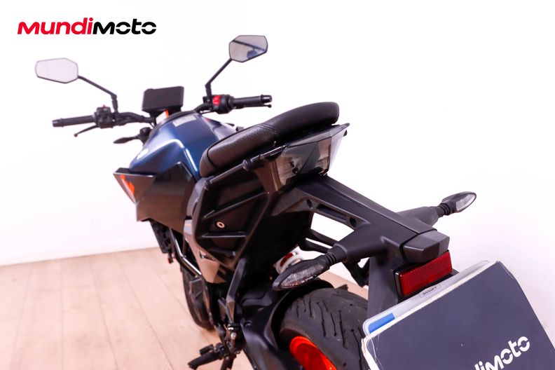 Motorbike image 9
