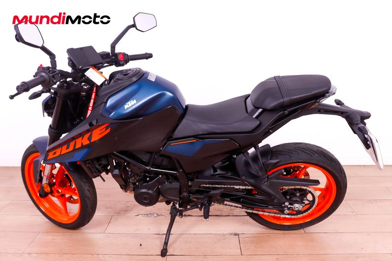 Motorbike image 5