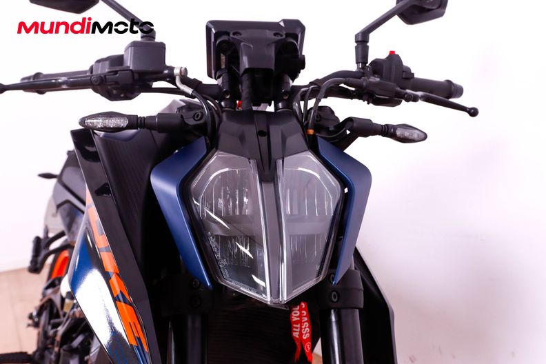 Motorbike image 4