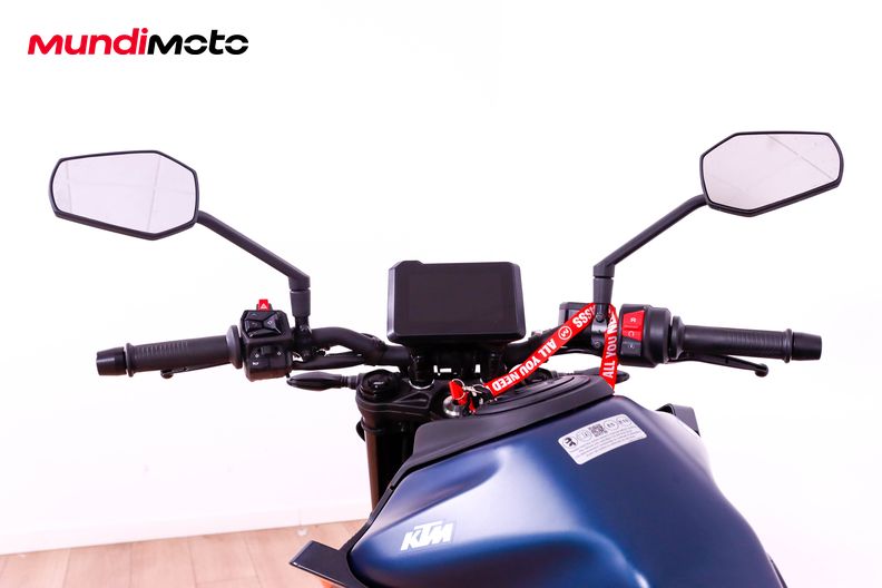 Motorbike image 10